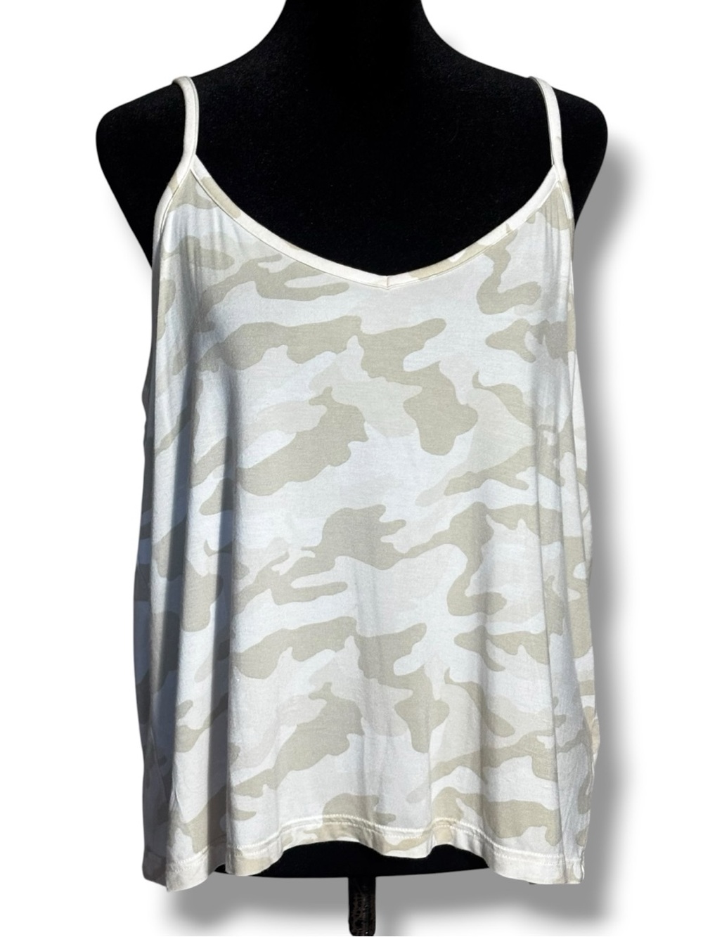 Old Navy White & Light Gray/Beige V Neck Loose Fit Camo Spaghetti Strap Camisole - Picture 2 of 16